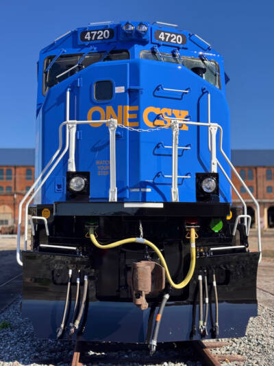 ‘One CSX’ locomotive unveiled by railroad