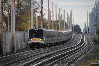 Early data shows car traffic down, transit ridership up as congestion pricing begins (updated)