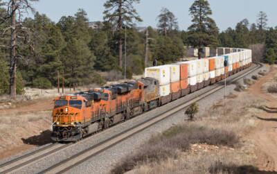 GE’s ES44C4 and ET44C4 locomotives
