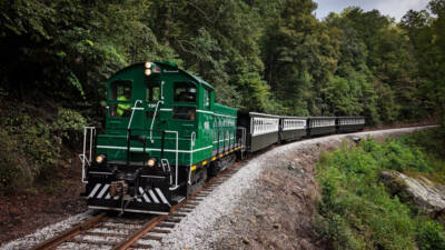 Derailment of SW9 on Kentucky tourist railroad was a runaway: news report