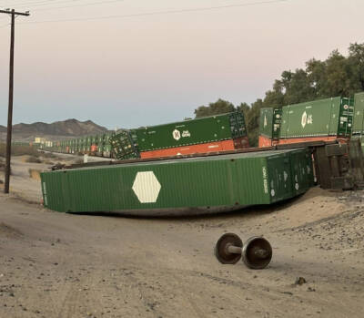 UP train derails in Yuma, Ariz.