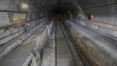 New York governor, Amtrak meet on East River tunnel project