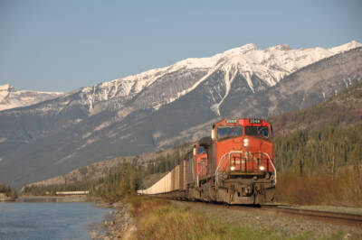 CN adding 17 miles of second main to support growth west of Edmonton, Alberta