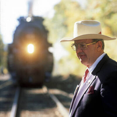 Steam titan Ross Rowland dies at 85