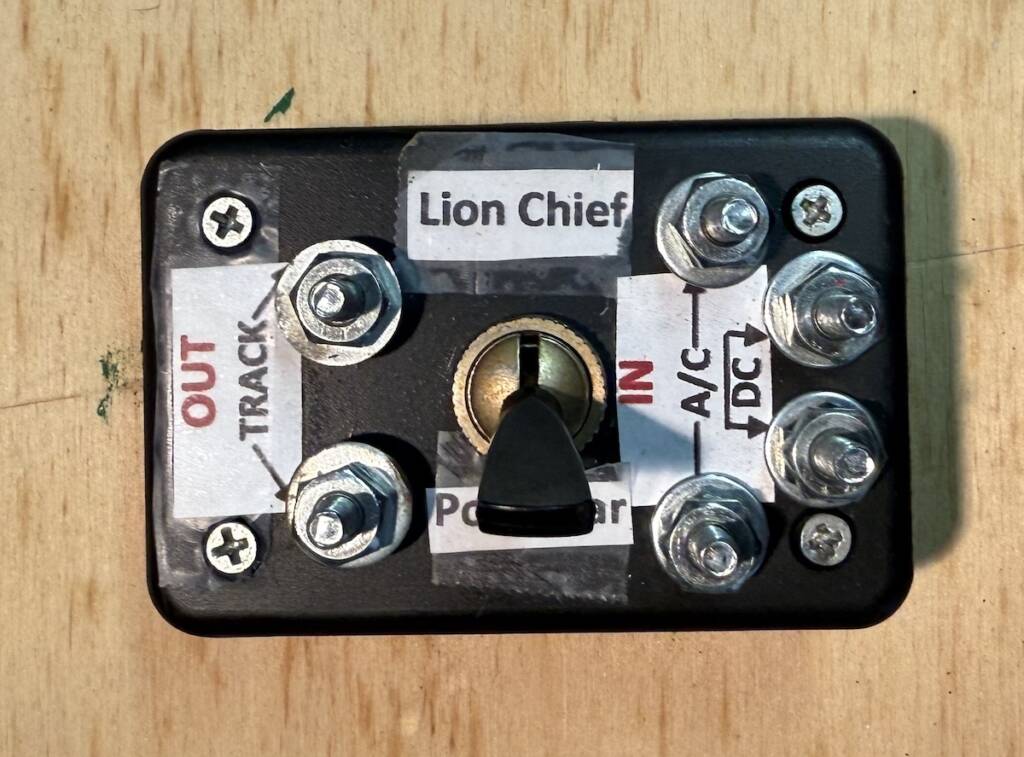 double pole triple throw switch with labels