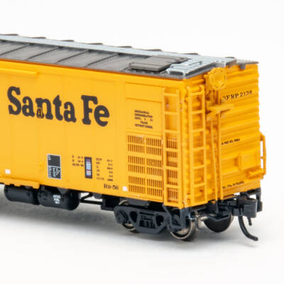 Rapido N Santa Fe mechanical refrigerator cars