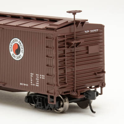 Walthers HO 40-foot double-sheathed boxcar