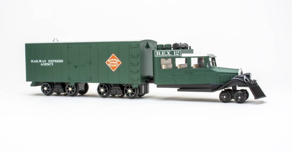 green model railbus